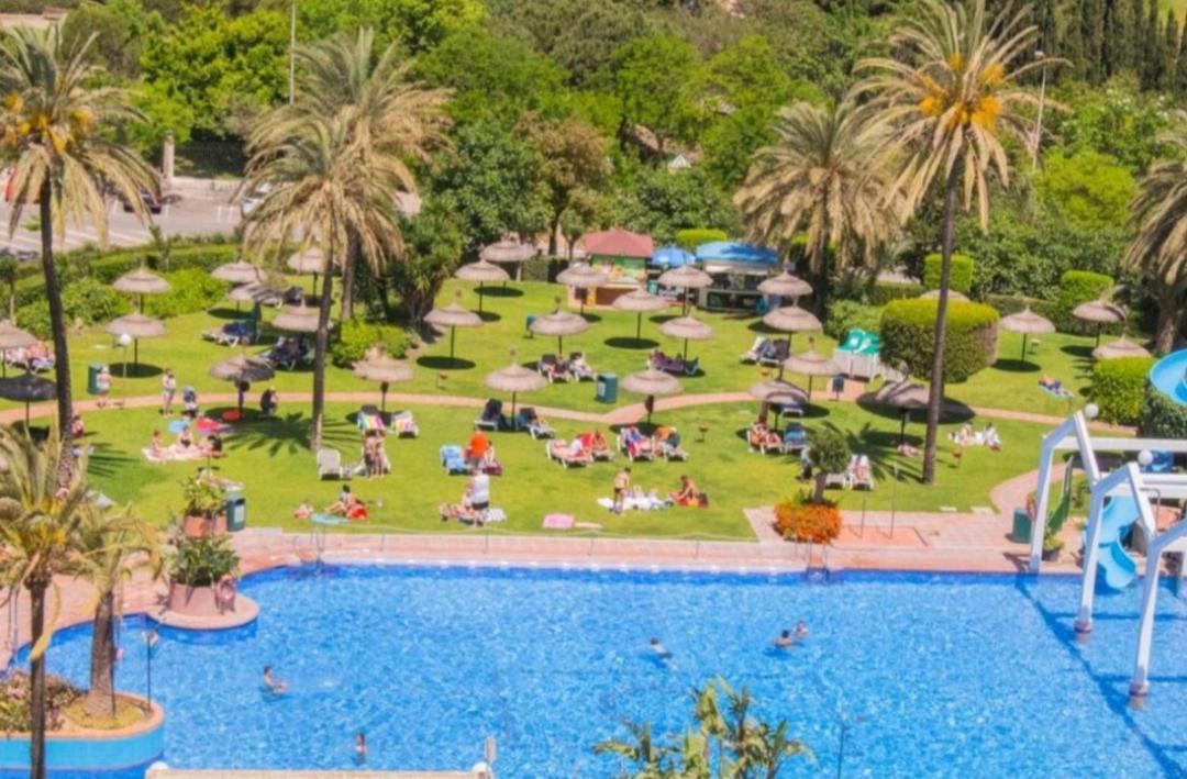 Benalbeach Luxury Apartment *